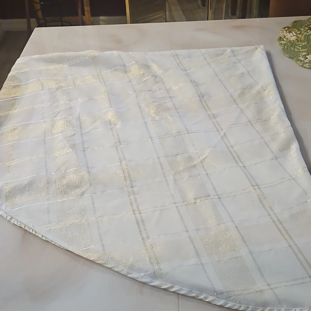 Beige Gold Silver Metallic Table Cloth 60